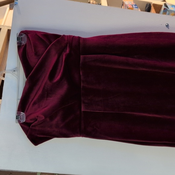 Express Red velvet cocktail dress - Picture 4 of 4